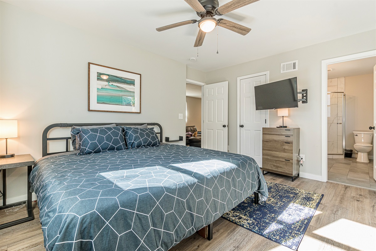 Snooze away on the master King bed