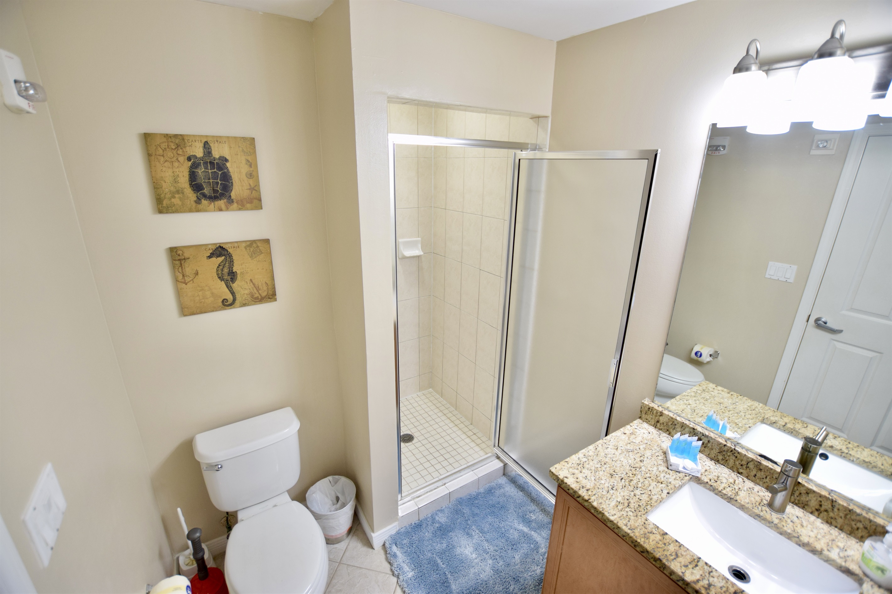 Destin West Gulfside #309 - Guest bath