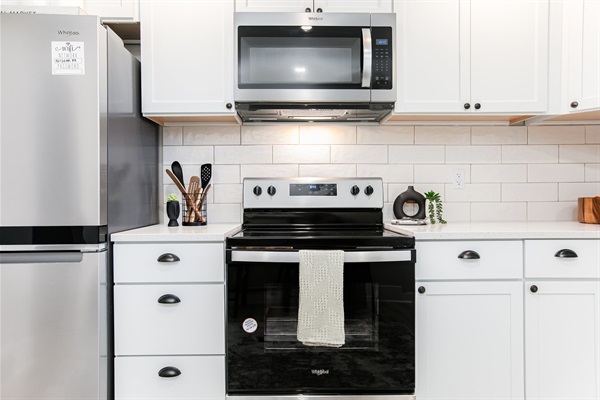 South Bend Serenity: Mid-Century 3BR 5min to ND, photo 11