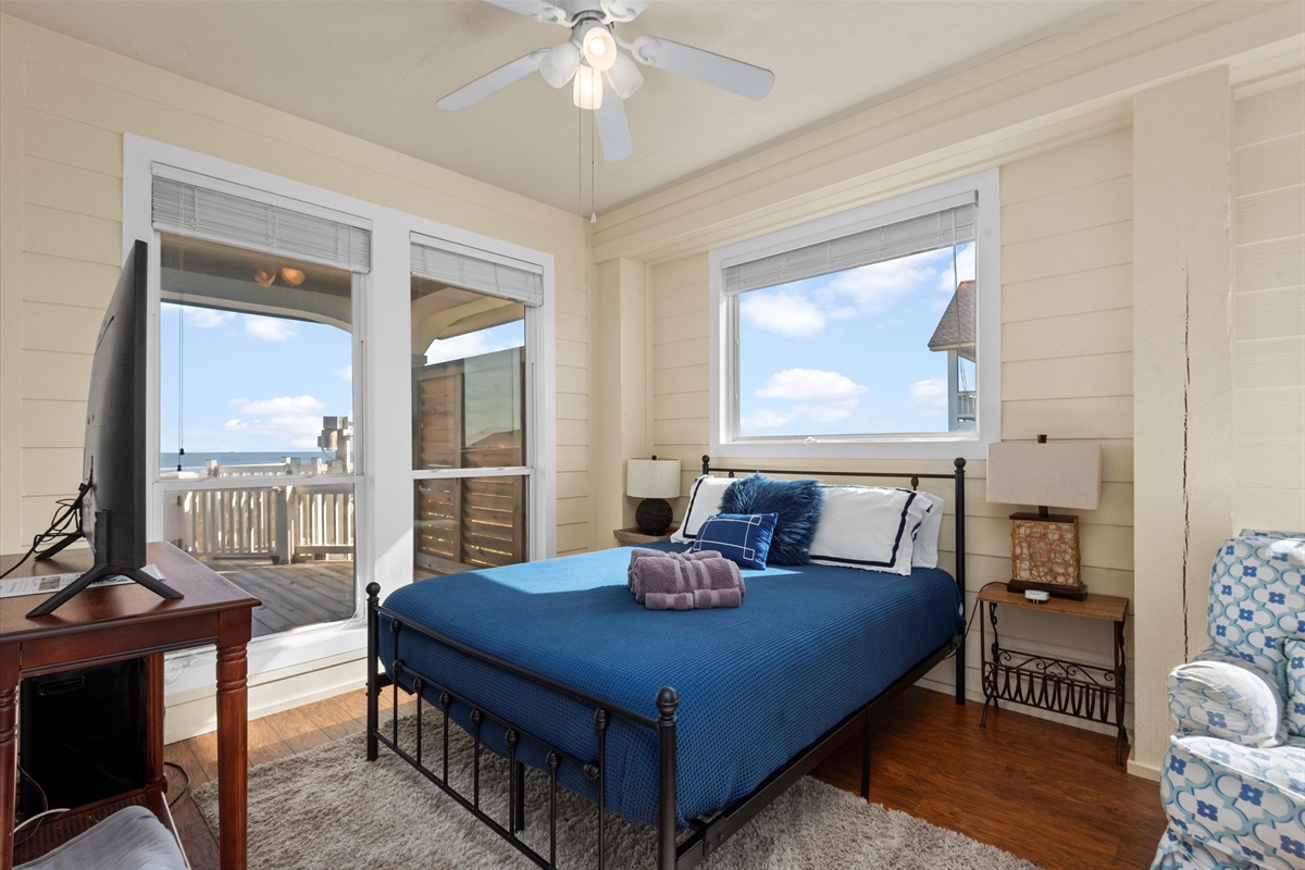 d9ae0c98422a48b2bdc0b7f11ddce5f6 Large | Beachhouse | Texas | TX | Vacation Homes | Galveston | Crystal Beach | Kokomo | Breezy Days | Beachfront Elegance | Sunrise Serenity | Southern Sands Property Management, LLC