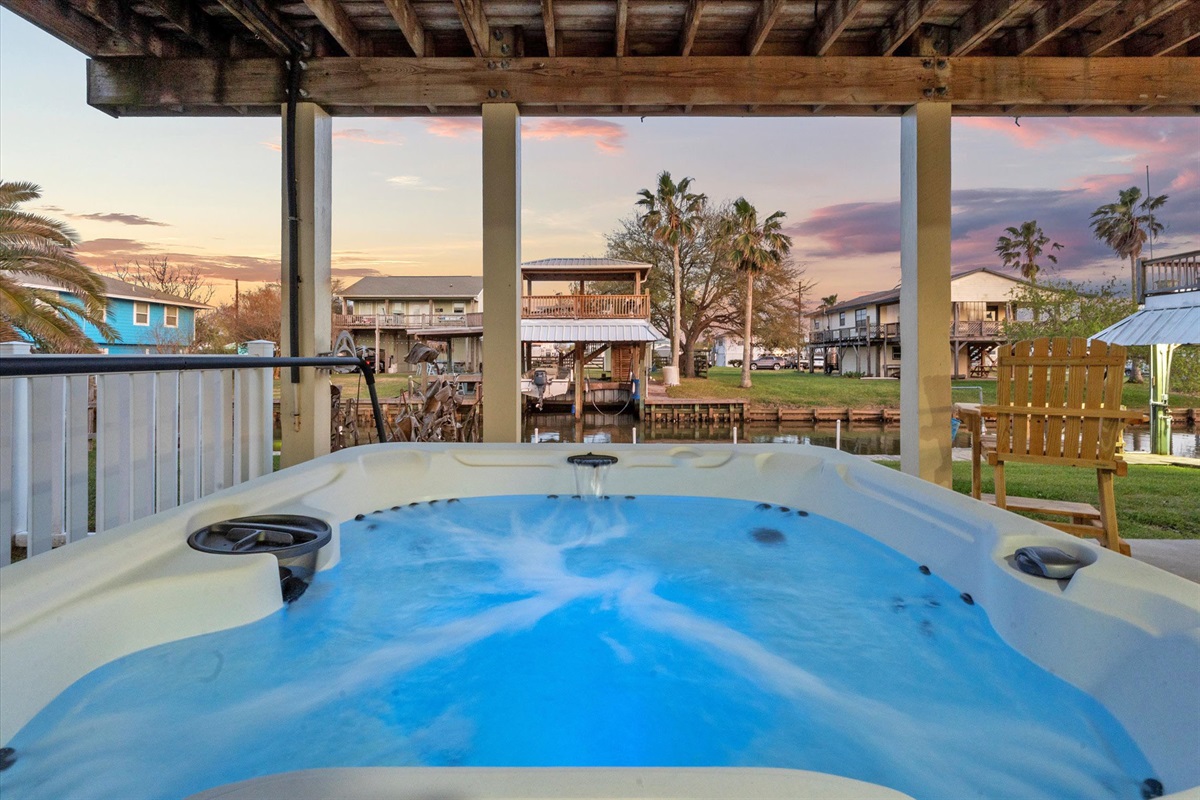 d9af57c8525e48a1abdeb961d4700cf2 Large | Beachhouse | Texas | TX | Vacation Homes | Galveston | Crystal Beach | Kokomo | Breezy Days | Beachfront Elegance | Sunrise Serenity | Southern Sands Property Management, LLC