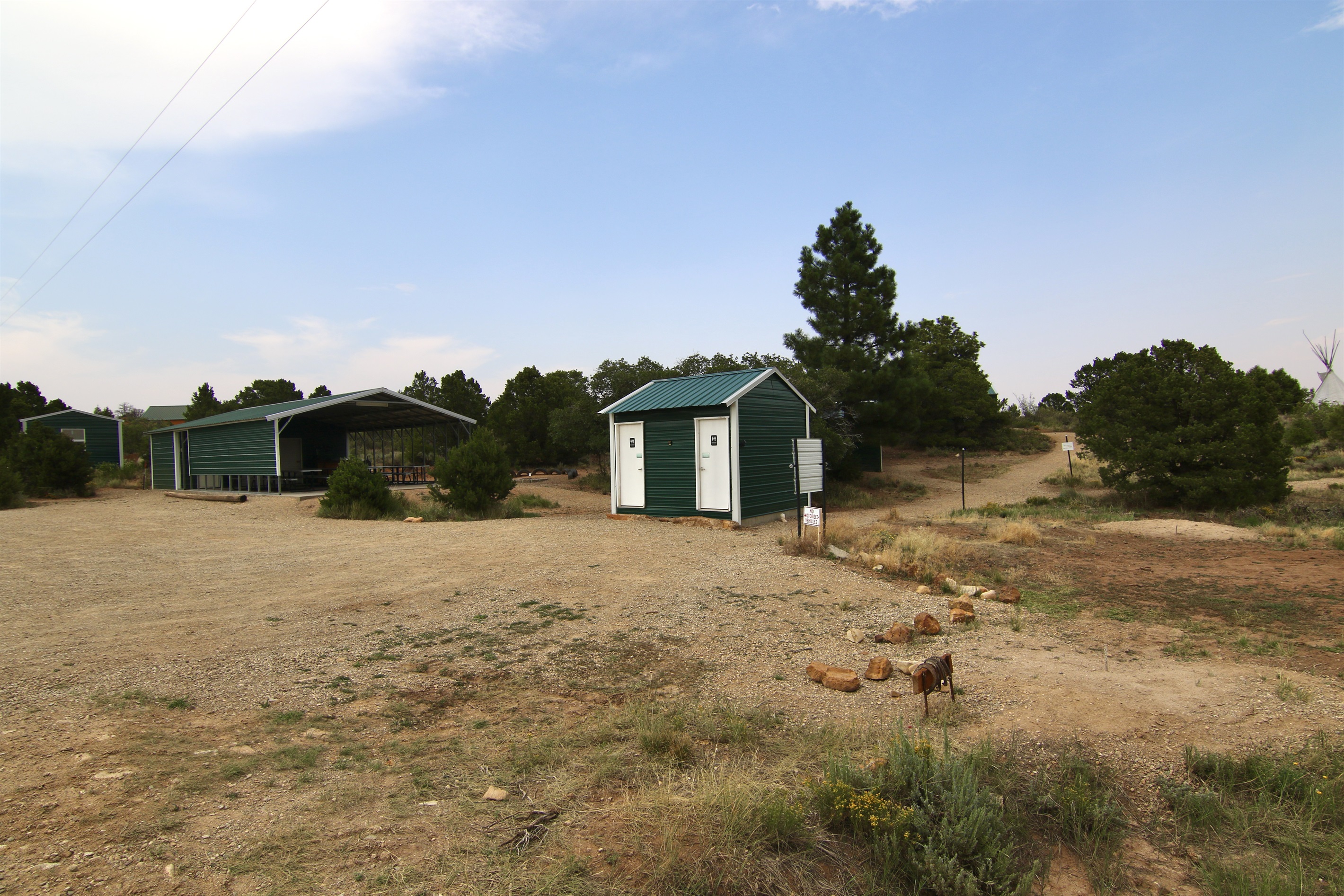 Glamping Pavilion and Bathrooms