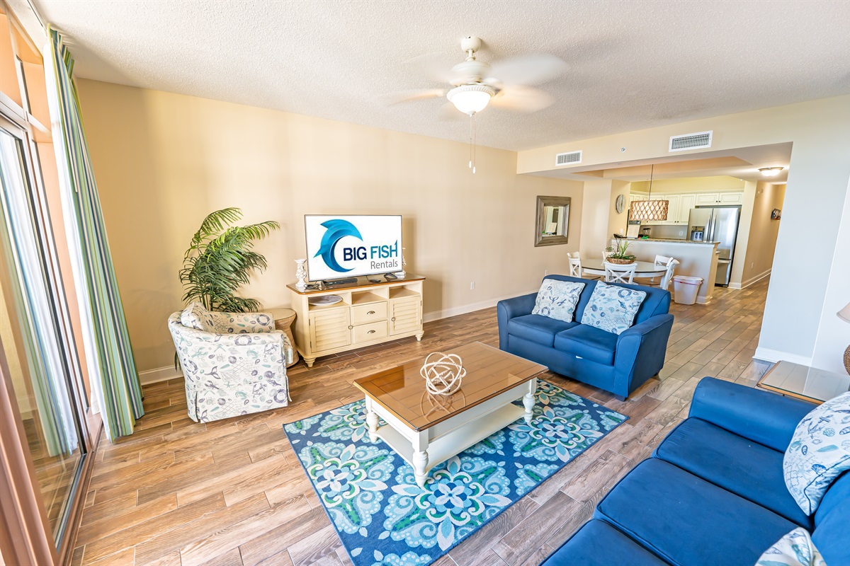 Amazing Living Room with Stunning Views🌊☀️