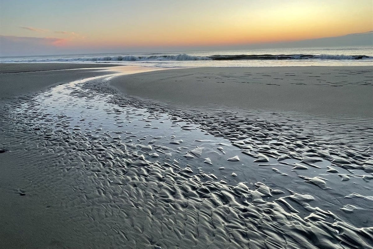 Wide, uncrowded Corolla beaches just minutes away