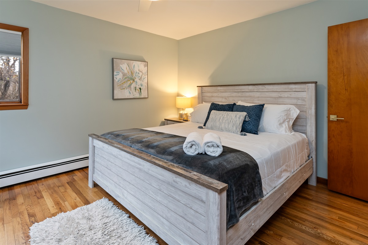 King Master bedroom-main floor