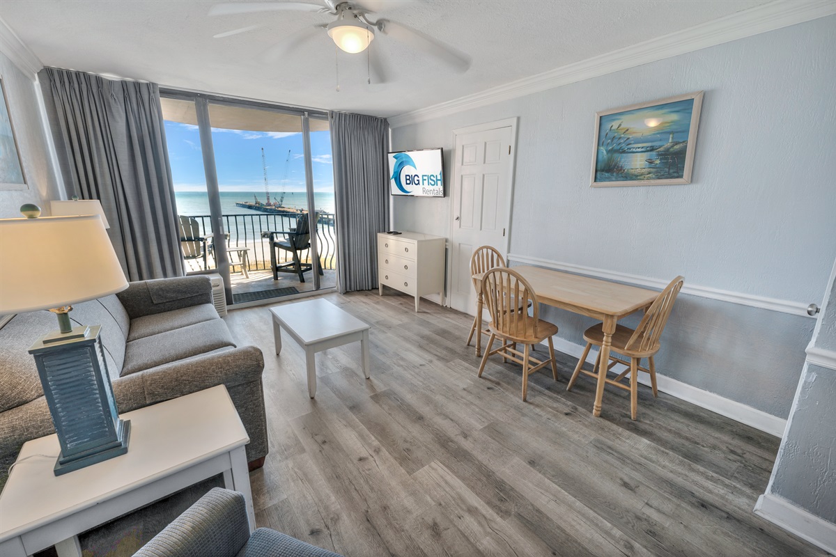 Amazing Living Room with Stunning Views🌊☀️