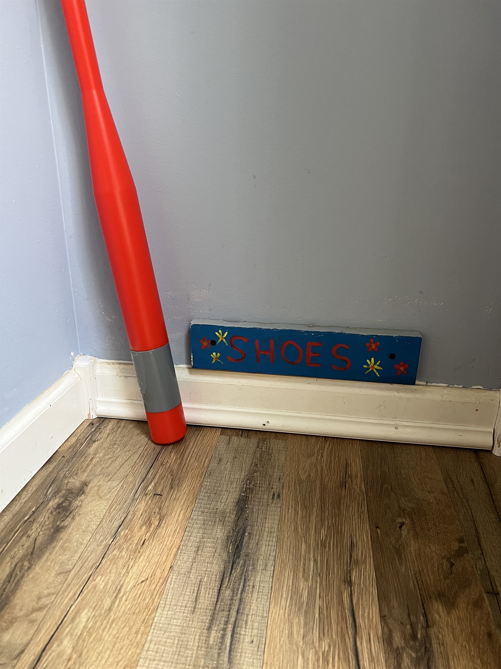 Please help us keep this room clean , leave shoes at the door.