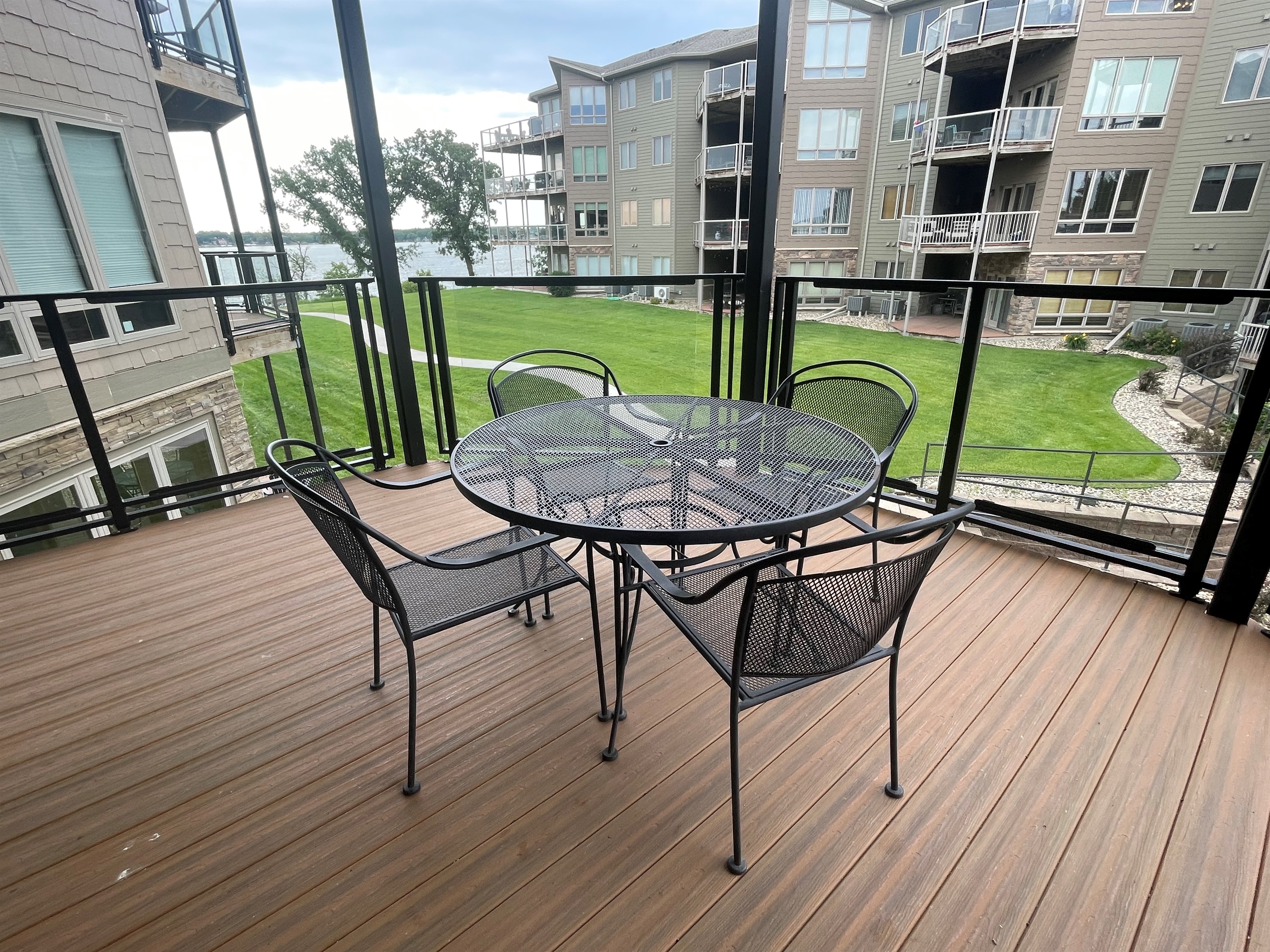 Deck table/chairs