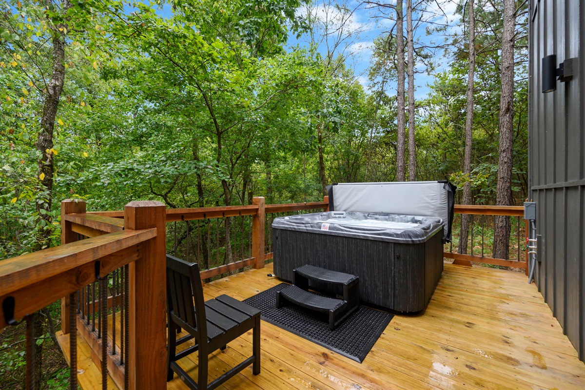 Creek-facing Hot tub