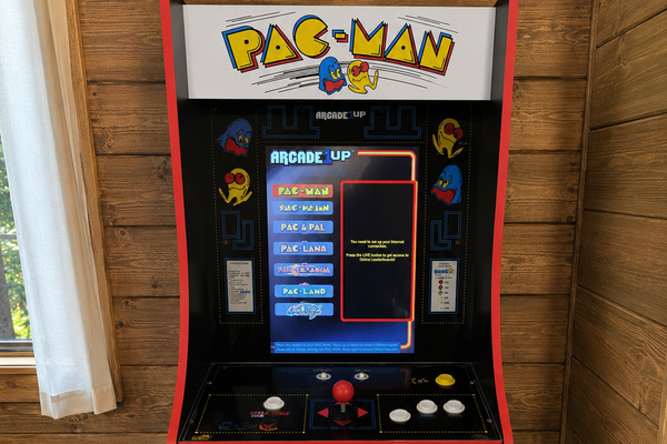     Retro arcade fun for the whole family!