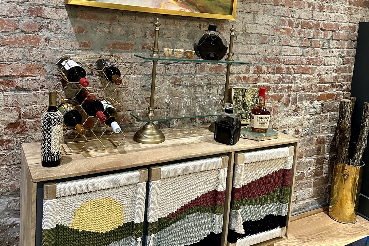 Bar area for your favorite cocktail or bottle of wine