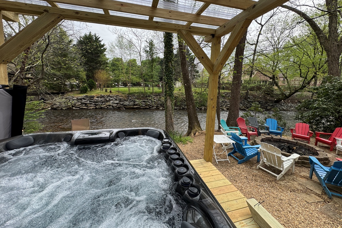 Hot Tub, Fire Pit, Chattahoochee
 