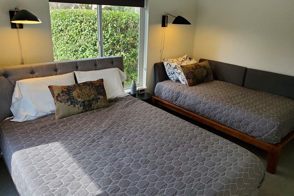3rd bedroom with Queen bed and Twin bed