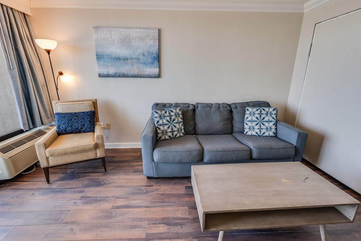 Living Room with Stunning Views🌊☀️