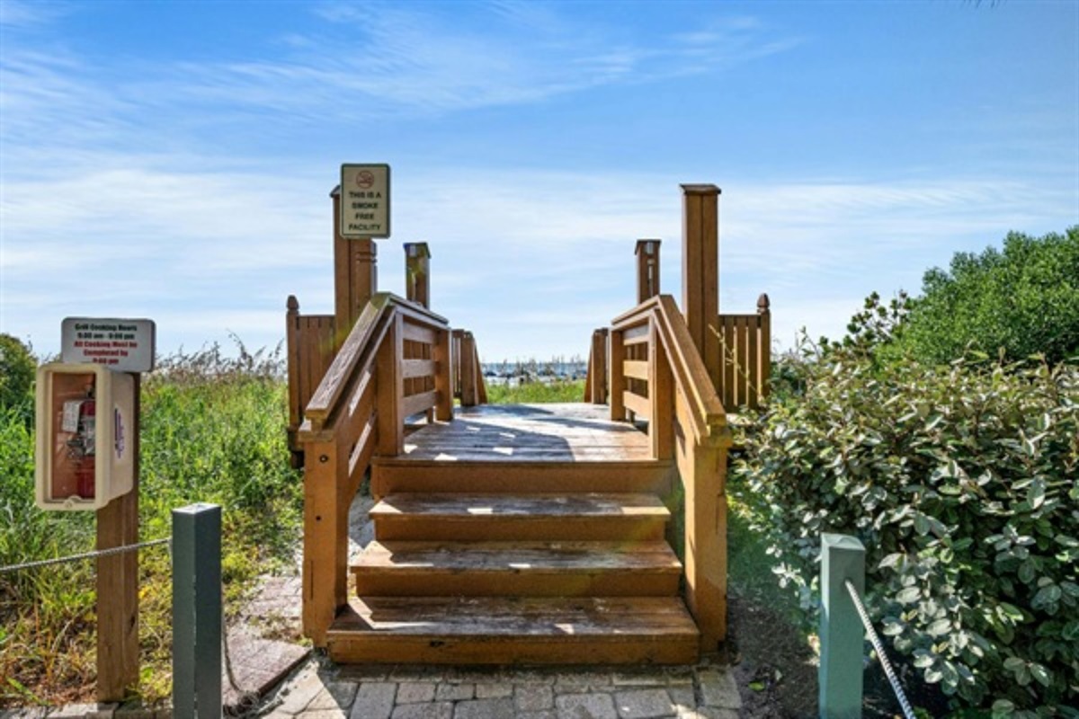 Way to the Beach