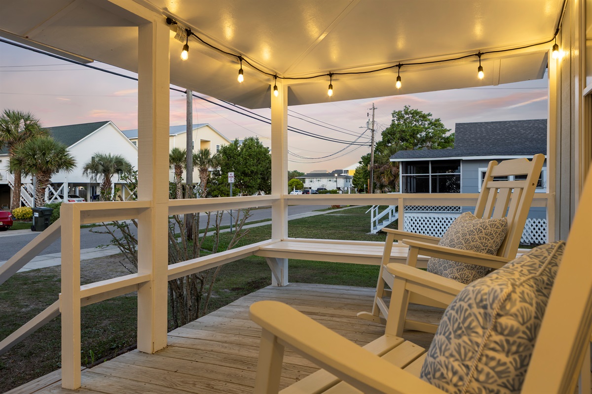Enjoy your favorite sips while rocking to the rhythm of the waves