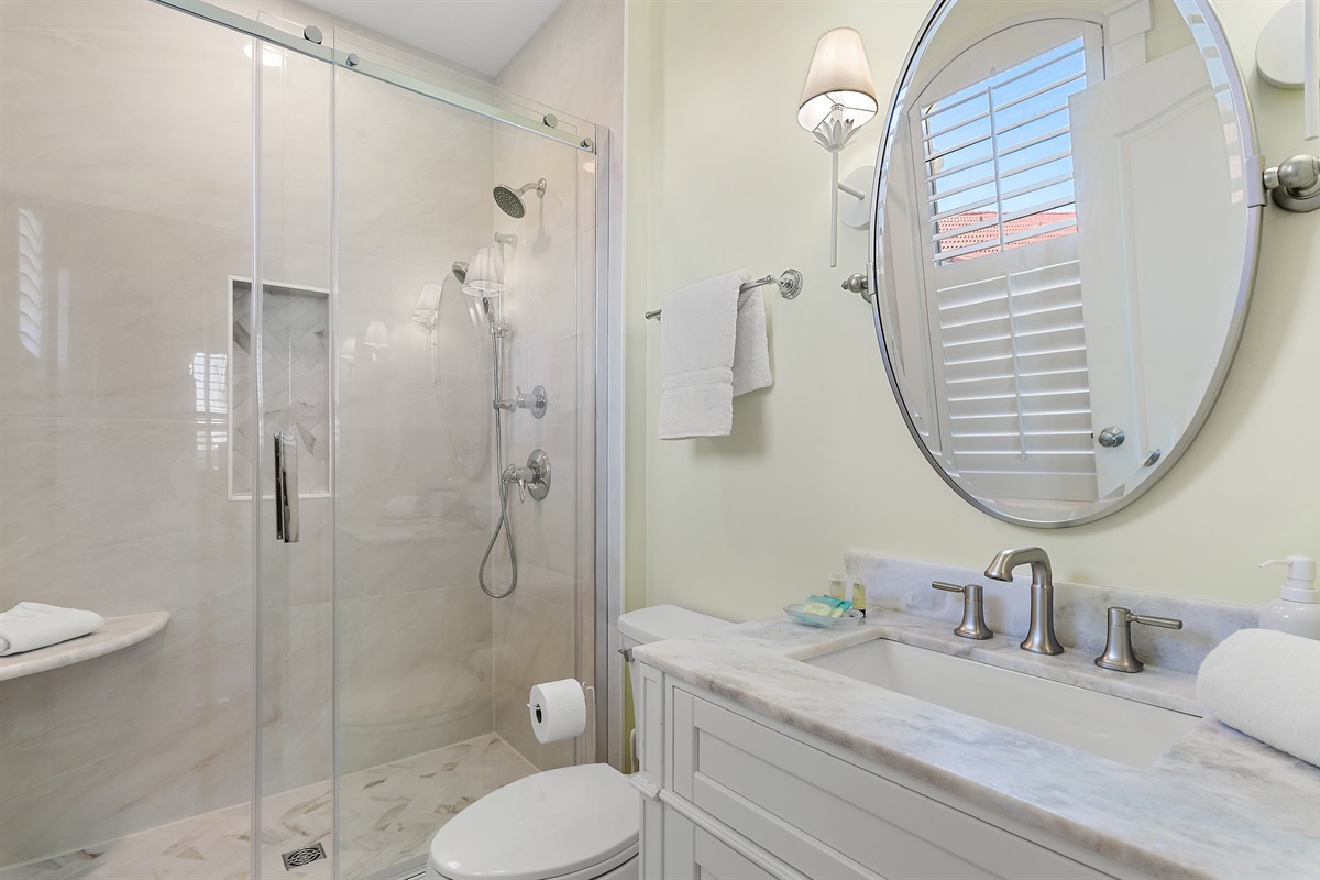 Ensuite Bathroom for Front Bedroom
Walk-in Shower