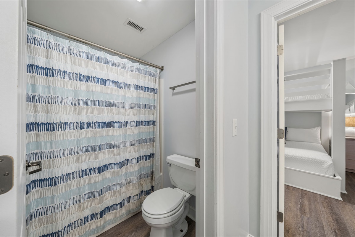 Jack 'n Jill Bathroom 2 | Starfish | Oceanview 101 | 1116 Ocean Blvd, Isle of Palms, SC | IOP Escapes