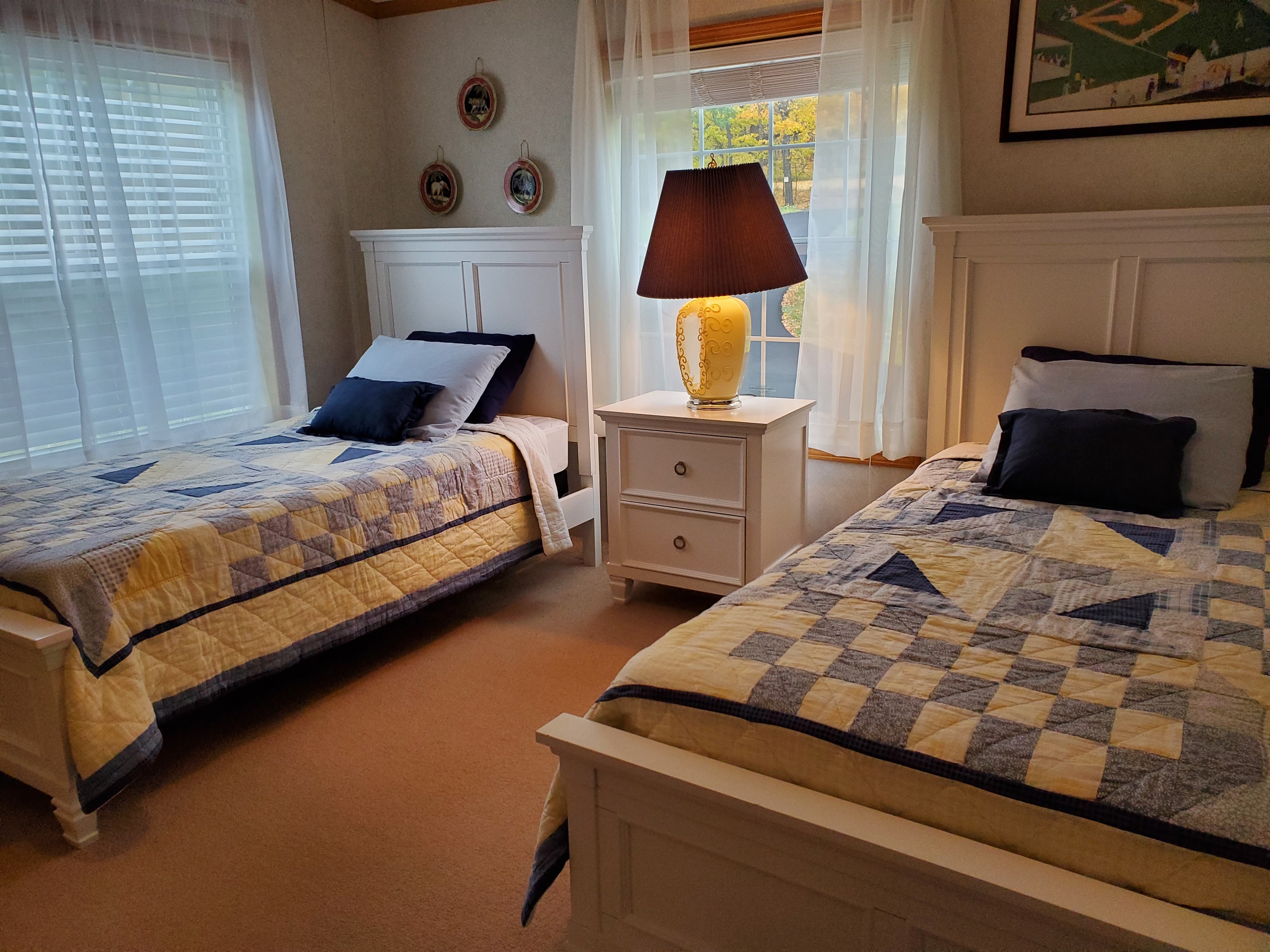 Twin bedroom