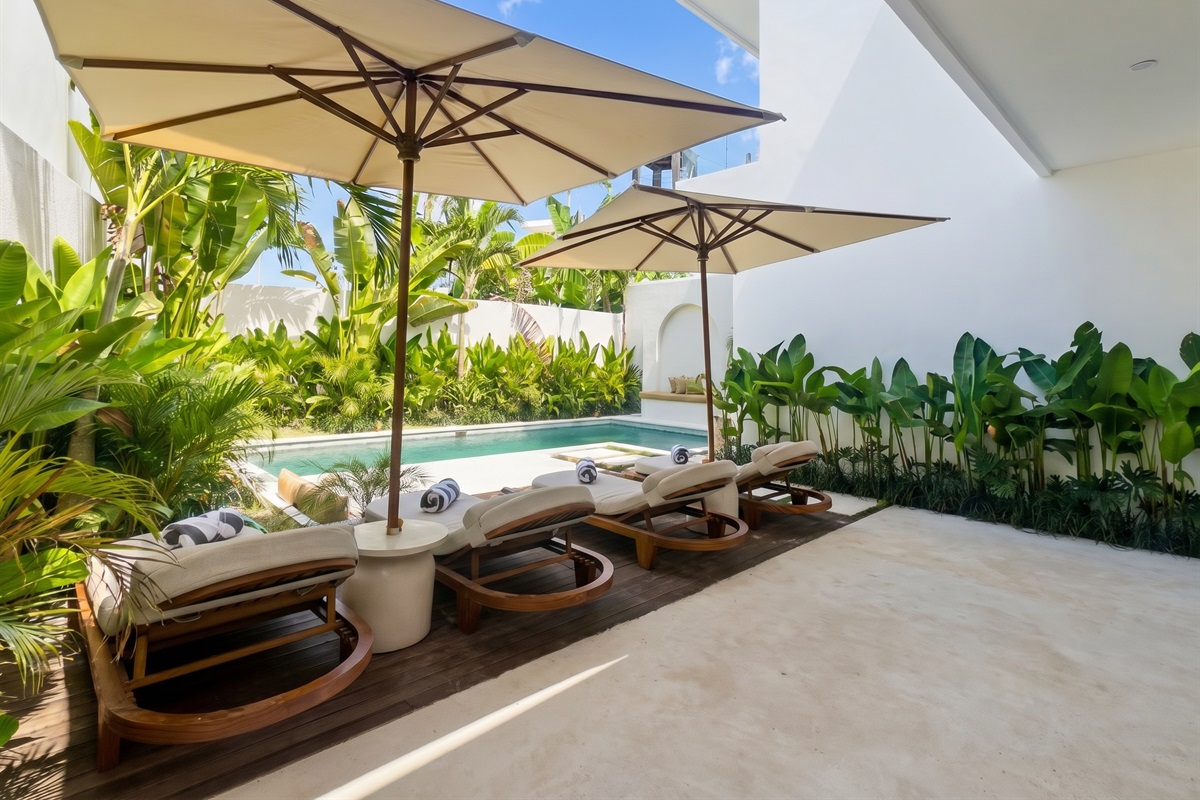 Pool area