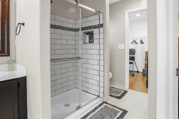 Master Suite Bath, Shower