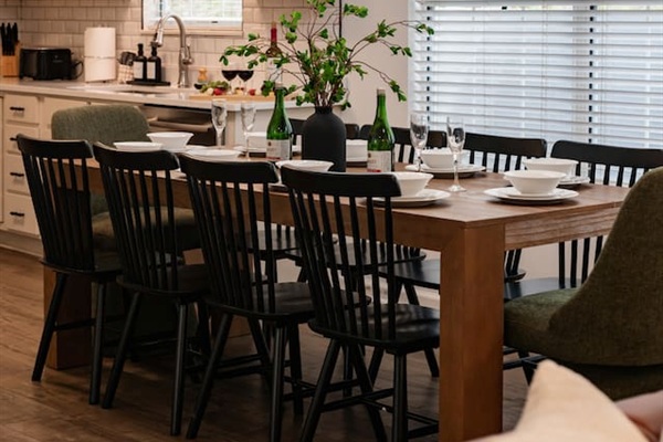 An elegant, fully-equipped dining suite designed for sparkling toasts and effortless celebrations