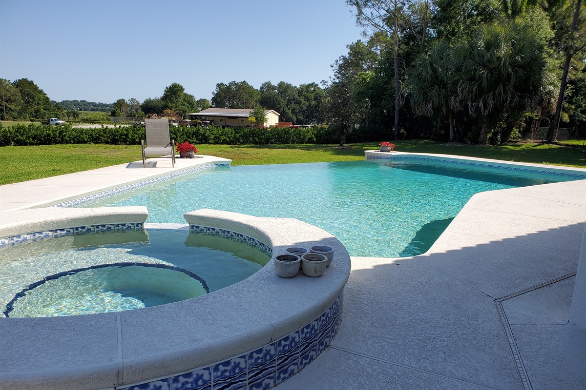Spa and infinity edge pool