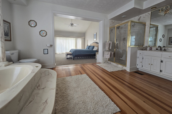Master Bathroom Suite