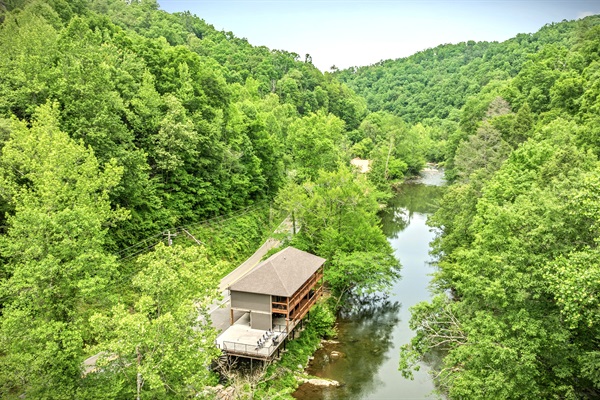 Welcome to Take Me to the River Cabin perched above the famous Little Pigeon River. Enjoy the serenity of nature. We offer 2 level of decks facing the river. This is what vacationing on a waterfront property is all about!