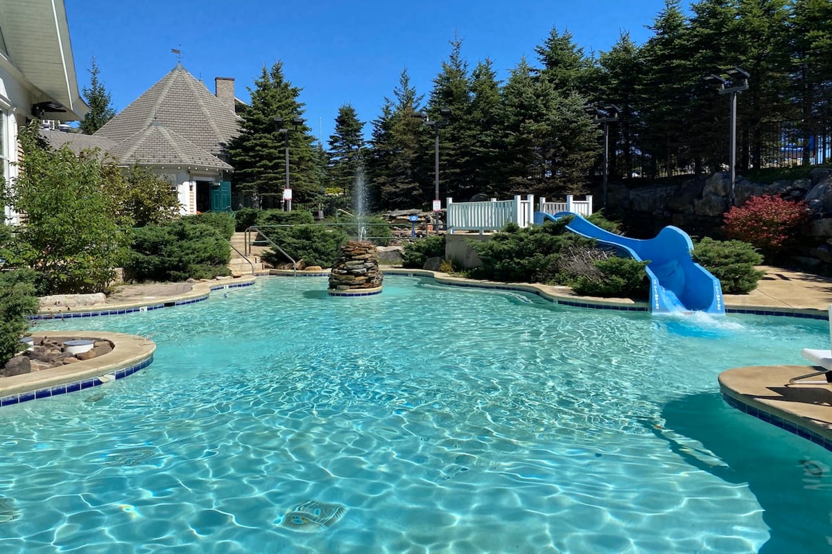 Short walk tot split rock pools