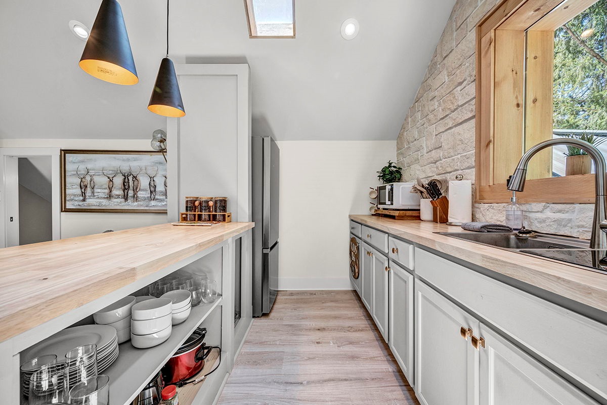 Fully stocked kitchen