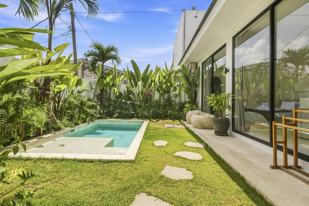 Pool area