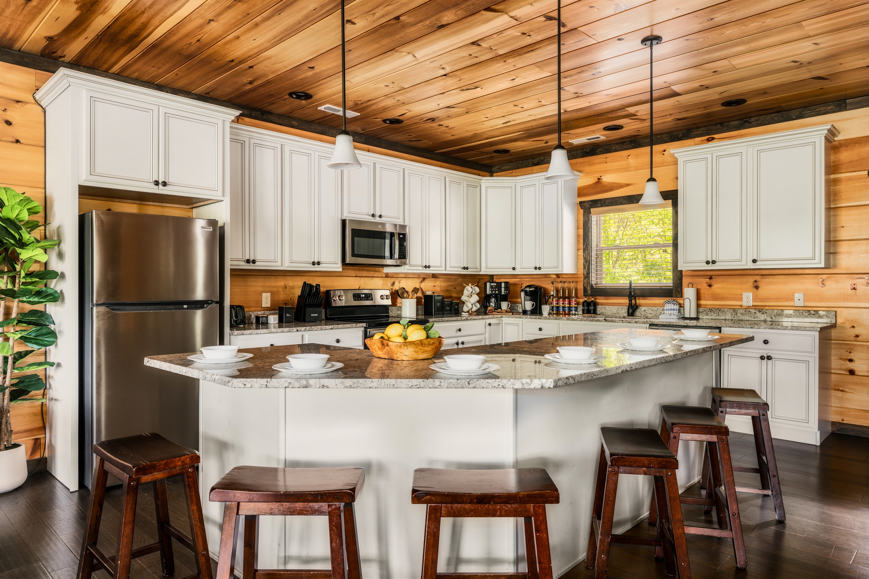 Kitchen Island/ Breakfast bar