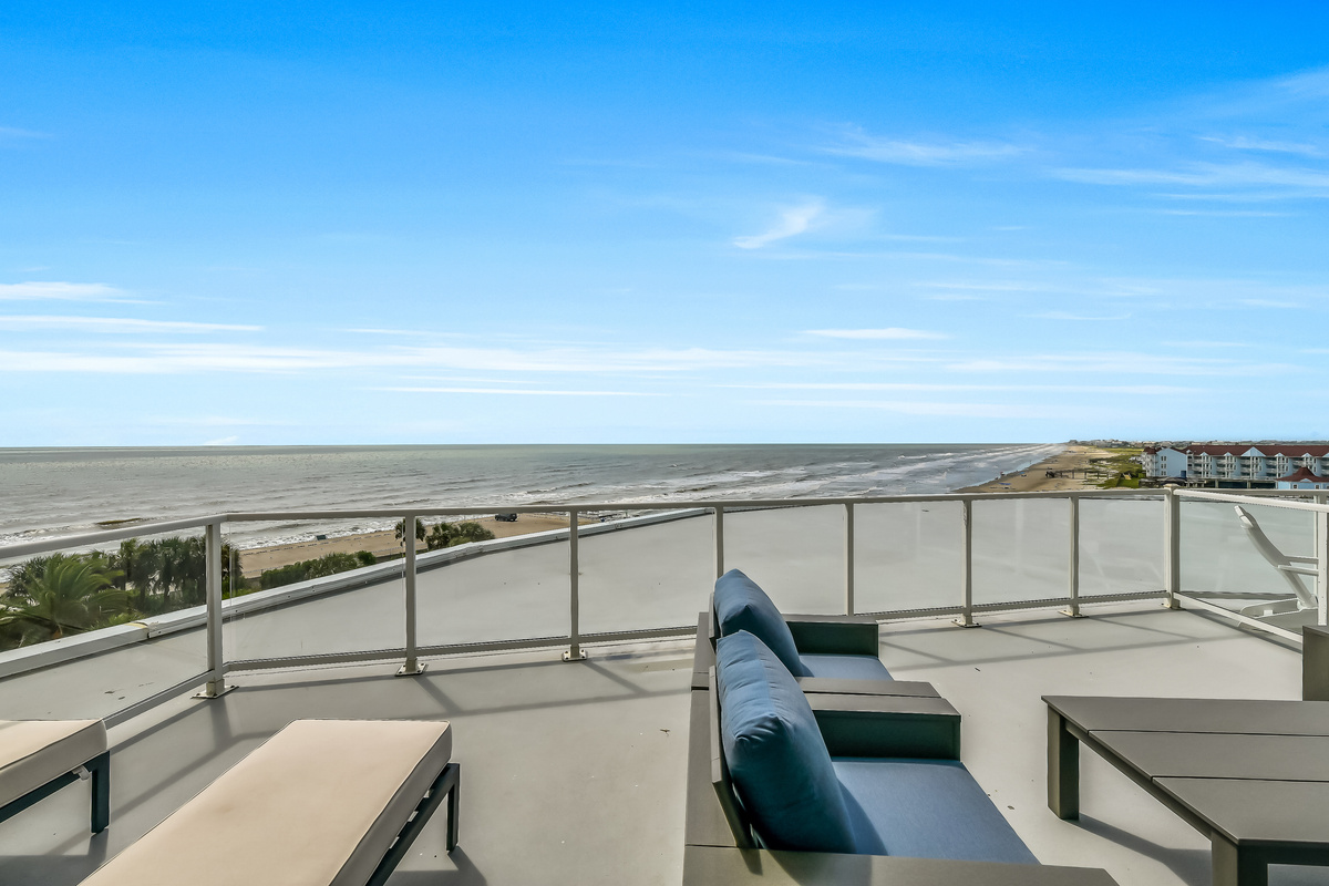 The pinnacle of this property is the oversized balcony terrace.  This is one of the largest balconies at the resort, and has ample room for loungers and a NEW outdoor living area.  Enjoy relaxation with one of the best views in Galveston down the beach!