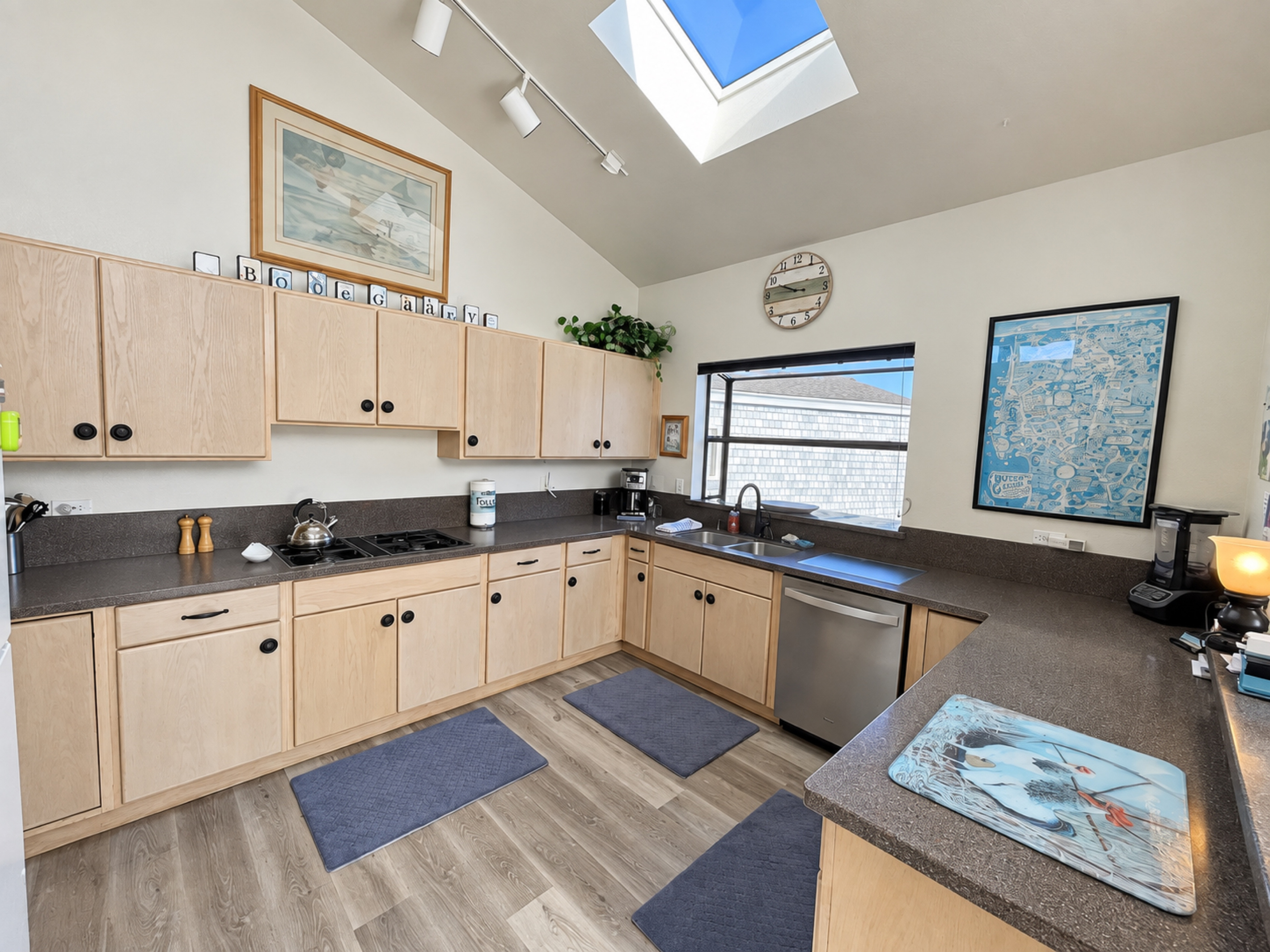 Kitchen Fully-equipped