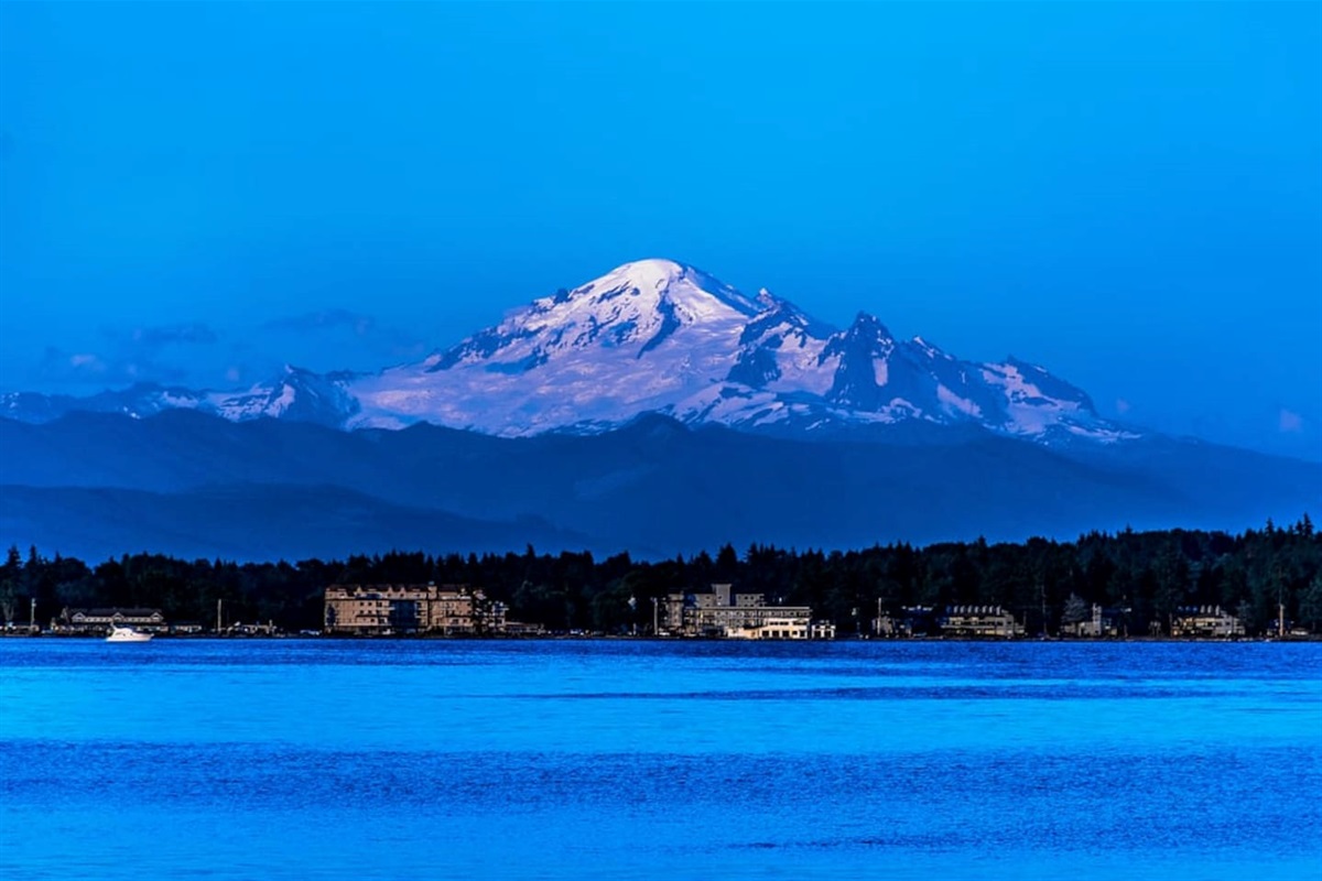Enjoy majestic views from Birch Bay and Semiahmoo!