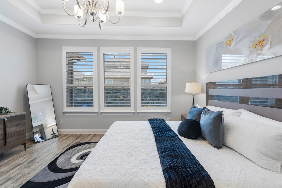 🛏 Bedrooms Rest easy in a calm, stylish bedroom designed for deep relaxation.”