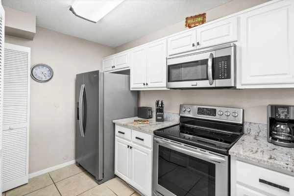 Fully equipped kitchen