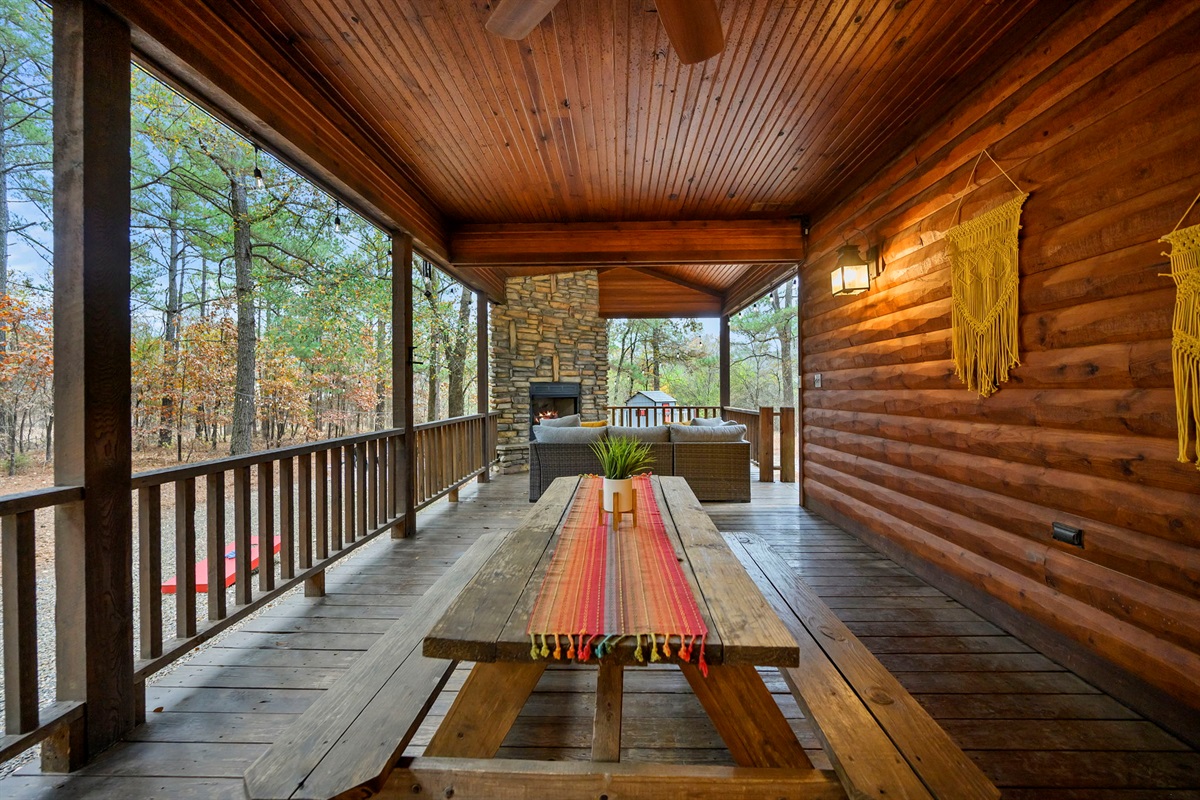 Big porch picnic vibes 🧺🌲