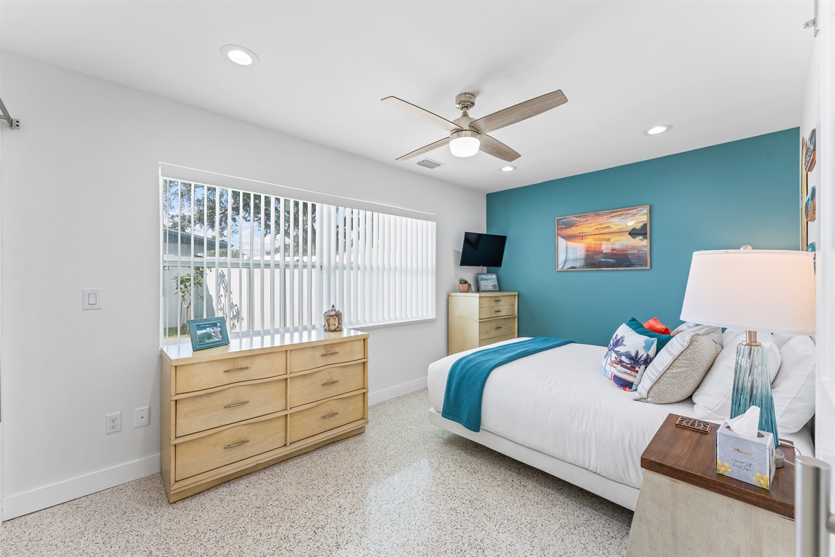 Ron Jon Room with Queen Bed