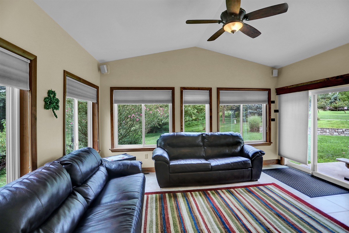 sunroom with pullouts