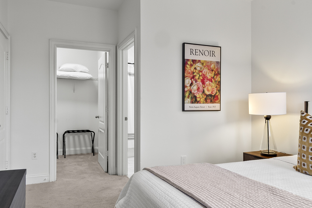 King Ensuite Bathroom 3