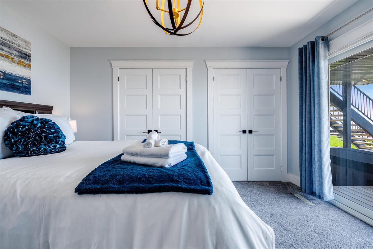 A soft palette and soft lighting for deep rest