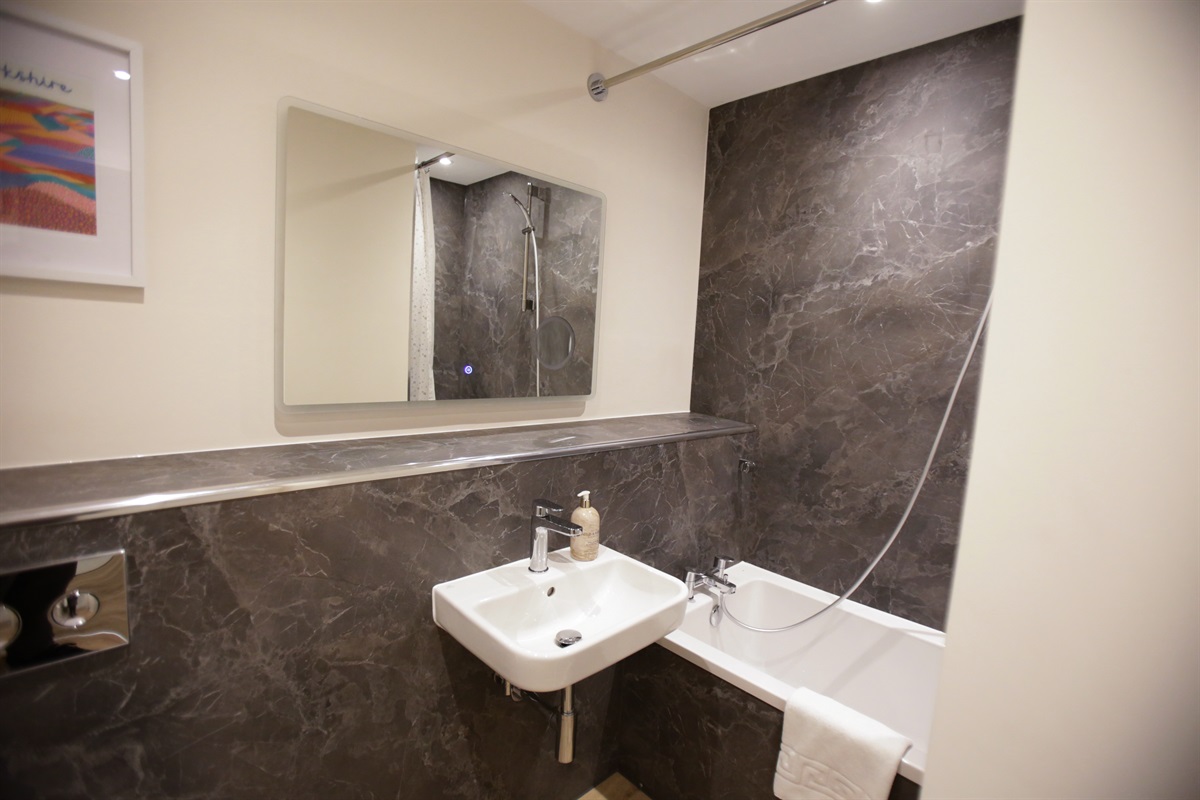 Bathroom in 2 Bed apartment