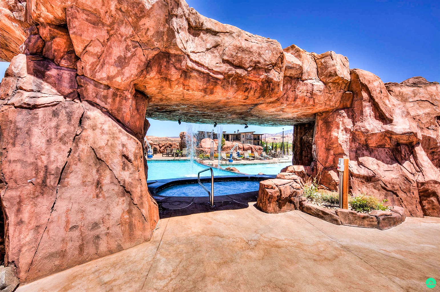 Red Rocks by Pool