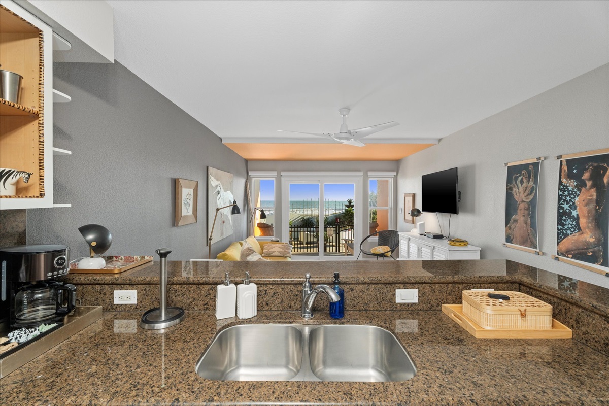 db4c9b03c3db4aebb335311f363fd93d Large | Beachhouse | Texas | TX | Vacation Homes | Galveston | Crystal Beach | Kokomo | Breezy Days | Beachfront Elegance | Sunrise Serenity | Southern Sands Property Management, LLC