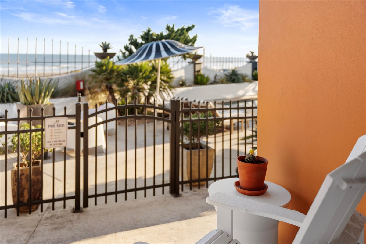 db5187d828994575b8fcdc2df305aab4 Large | Beachhouse | Texas | TX | Vacation Homes | Galveston | Crystal Beach | Kokomo | Breezy Days | Beachfront Elegance | Sunrise Serenity | Southern Sands Property Management, LLC