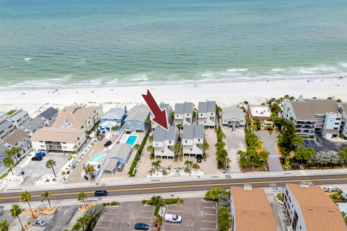Pull into the property right from Gulf Blvd