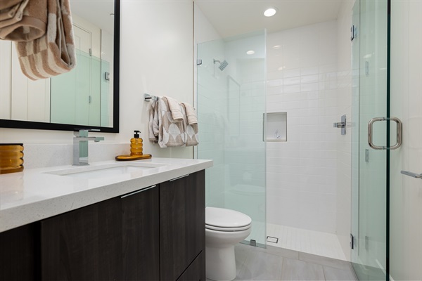 Casita Bedroom/Office Ensuite Bathroom