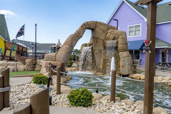 Nearby putt putt and other fun attractions for the family getaway